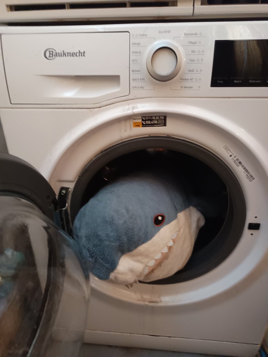 Kleiner Reminder auch mal euren blahaj zu Waschen