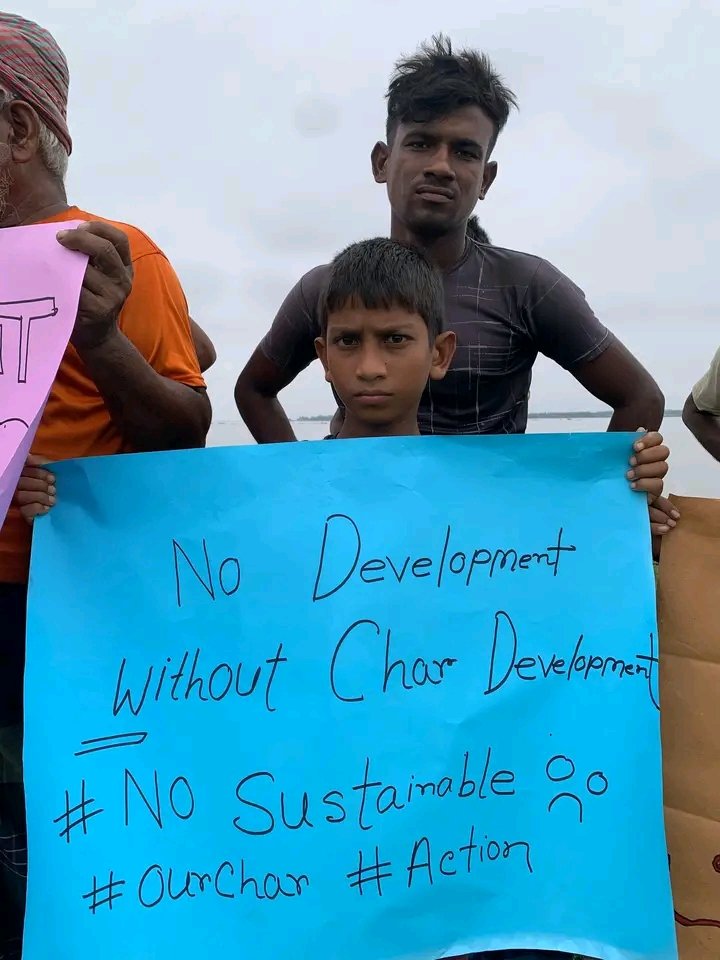 SeeToSwapan01's tweet photo. 🌊 Today, the most climate-vulnerable char communities of Kurigram, Bangladesh stood up for climate justice!
Led by JFCLR, they joined the global #DrawTheLine movement, demanding a safe and sustainable future for all. 🌱✊
#ClimateJustice #CharsRise
#Kurigram #JFCLR #Swapan
@Gret https://t.co/tB0Y7G5ti8