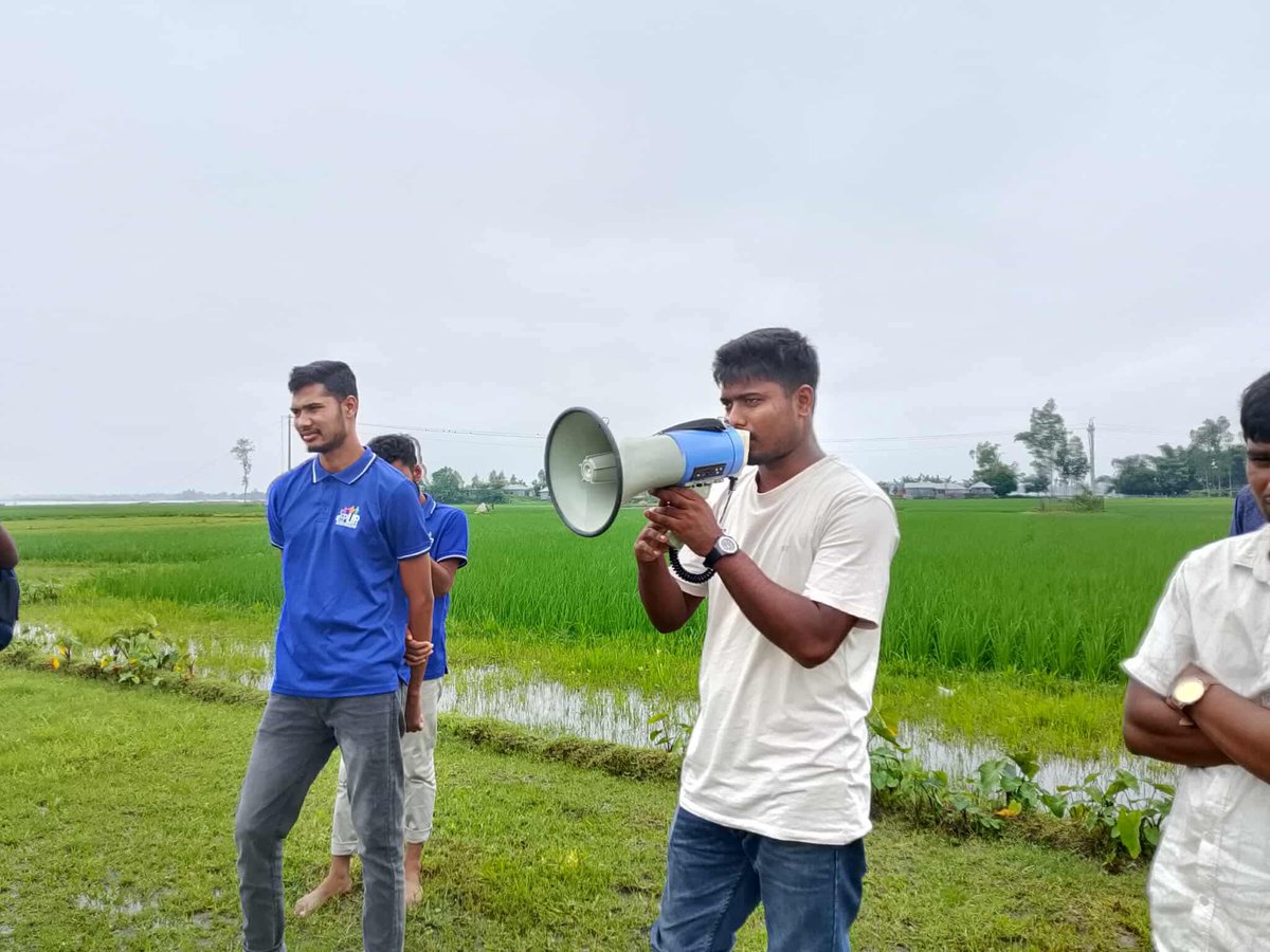 SeeToSwapan01's tweet photo. 🌊 Today, the most climate-vulnerable char communities of Kurigram, Bangladesh stood up for climate justice!
Led by JFCLR, they joined the global #DrawTheLine movement, demanding a safe and sustainable future for all. 🌱✊
#ClimateJustice #CharsRise
#Kurigram #JFCLR #Swapan
@Gret https://t.co/tB0Y7G5ti8