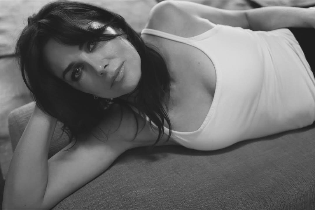 caffeinesecret's tweet image. นุจะตายเอานะคะพอแมค ฮรื่ออออออ 🖤🖤🖤🖤 #maximroy