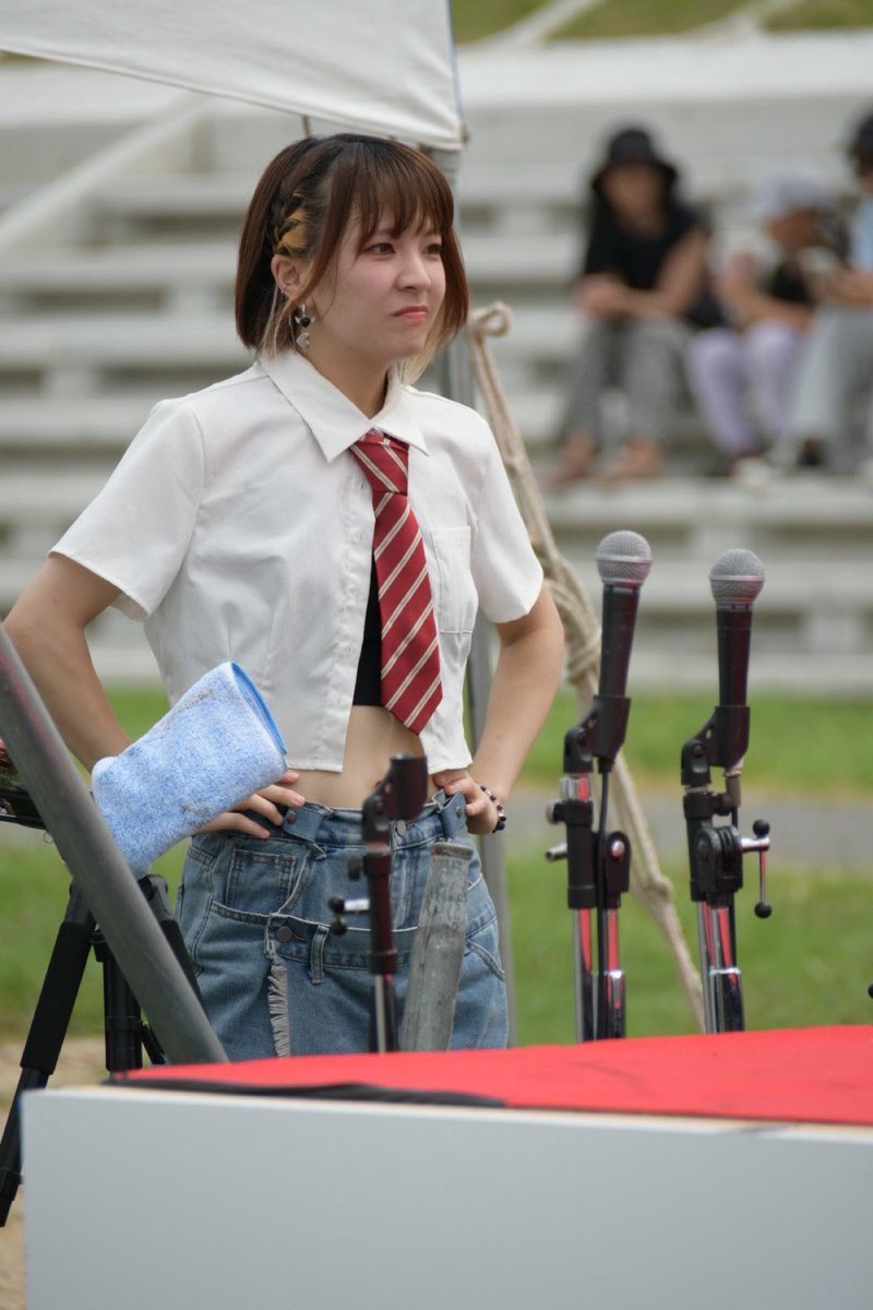 uma_xilinx's tweet image. ライブ本番前、ステージ袖
同じ顔・同じポーズで待機してるの草
何見たらその顔なる？笑笑

📍JAPAN BEEF FESTIVAL
#xilinx. #イリンクス.
📸 @wmgNb9xlKMcu5PO 

うまちゃん。　／　Mi:Ckey