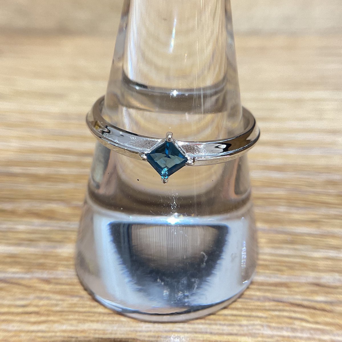 怪獣８号 新宿マルイ 市川レノ 指輪 キャラクターモチーフリング 11号 カード 怪獣8号 新宿マルイ 市川レノ 指輪 キャラクターモチーフリング