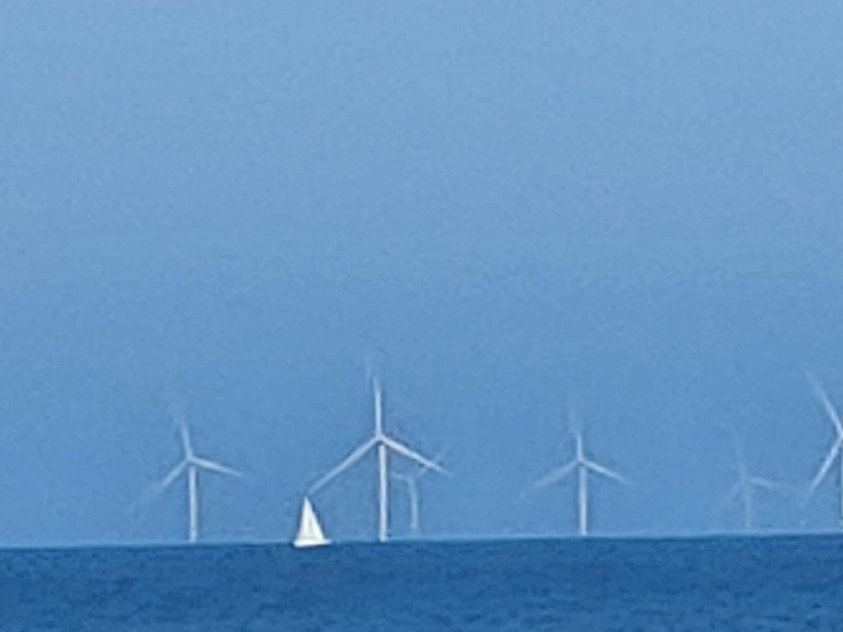 janvandersluis7's tweet photo. Lekker zeilweer aan zee met daarbij 1500 Megawatt aan opgewekt windvermogen https://t.co/BDDXqQ0K4g