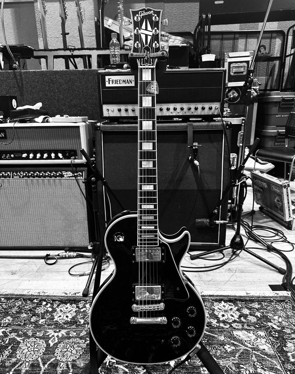 来週から20周年イヤーに回るホールツアーが始まる。の前に明日は #ロッキン に出演！！！！