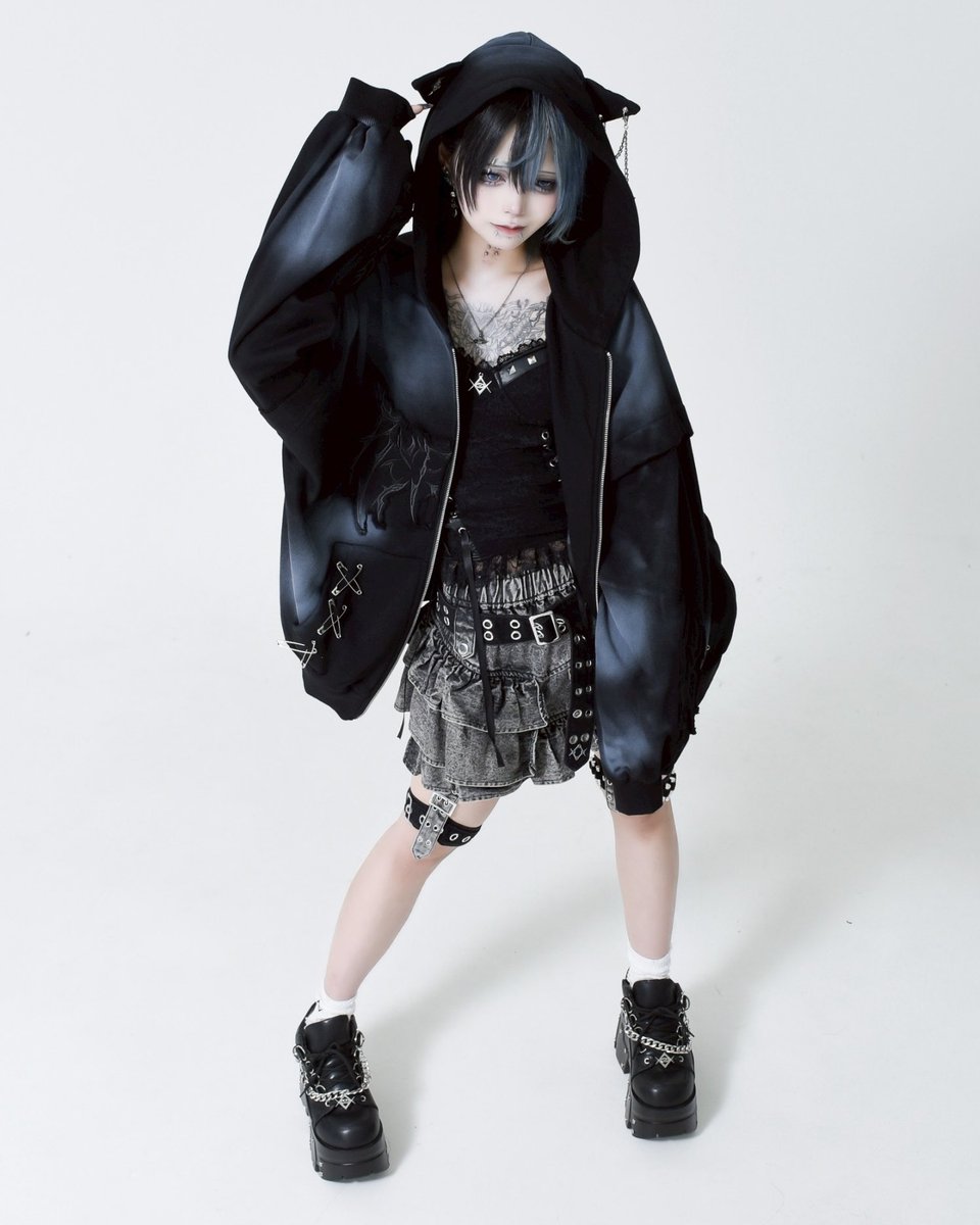 👁‍🗨REFLEM(レフレム) NEW ARRIVAL 猫耳ZIPパーカー ¥19,580 9月20日