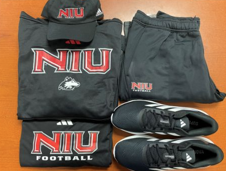 CoryConnolly's tweet image. One of my favorite parts of Friday travel is getting to rock this fresh #Adidas travel gear. Our EQ staff keeps us looking sharp! #TheHardWay