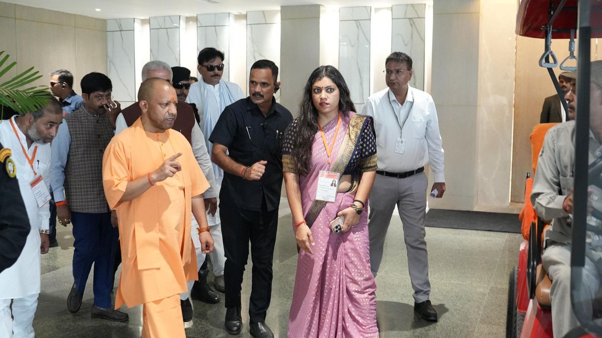 DM NOIDA Gautam Buddha Nagar tweet media