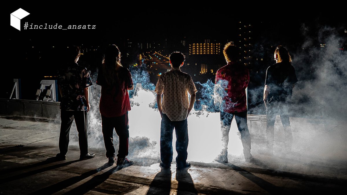 告知失礼します！

明日！！！！
ついでに18歳くらいのむいち置いときます！

当時借りパクされたEpiphoneのコリーナVです！
返して！

🎸【むいち出演情報】🥁
#include_ansatz 出演情報！

とてもお世話になっている、北九州のライブハウス
WHIPPING POST 12周年イベントに出演します！

📅