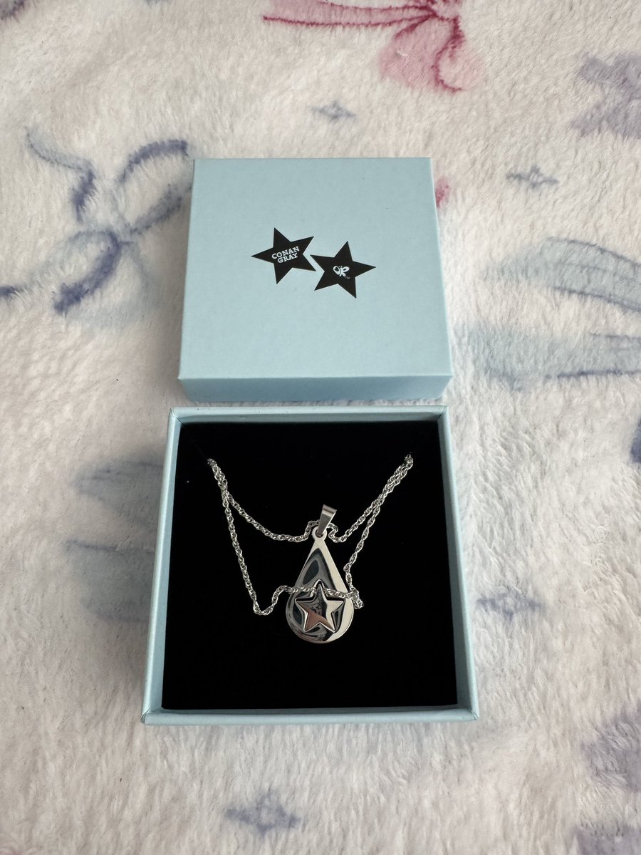Emily 🪩saw olivia in new york!! (@emzierodrigo) on Twitter photo look what came!! I love them so much what a surprise they weren’t supposed to ship it until october ⭐️<a href="/LiviesHQ/">olivia’s livies 💋</a> look what came!! I love them so much what a surprise they weren’t supposed to ship it until october ⭐️<a href="/LiviesHQ/">olivia’s livies 💋</a>