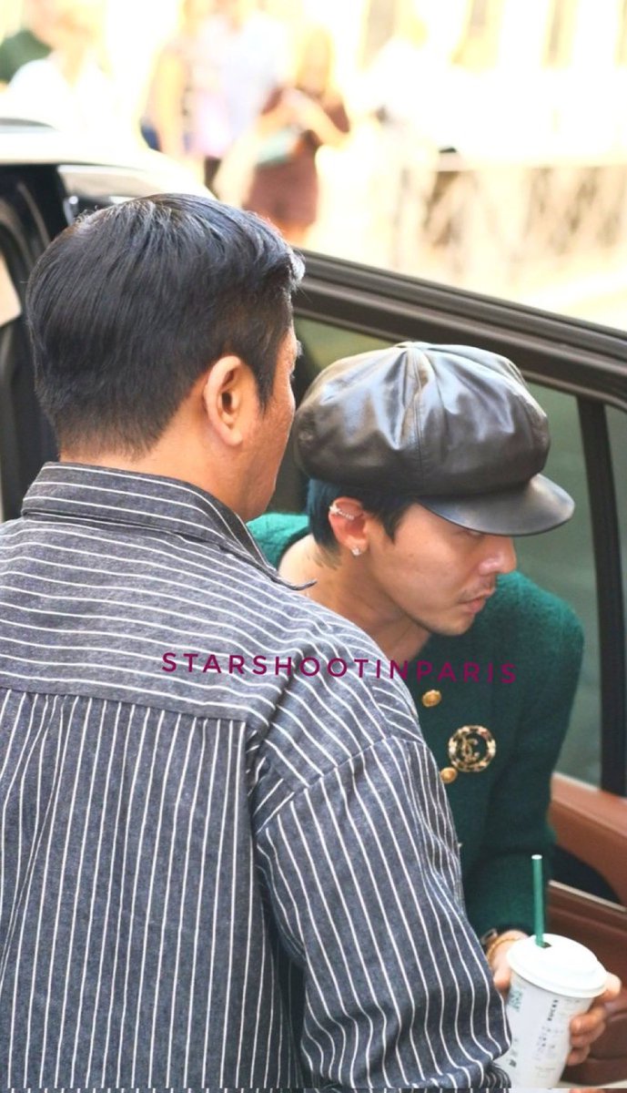 the jawline? the neck tattoo? the stubble? what are you doing to me jiyong i’m trying to be mad at you stop being so perfect 😭