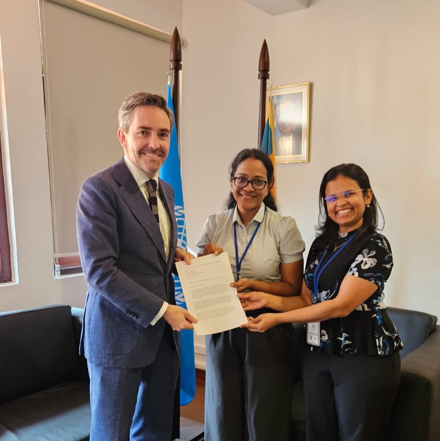 Marc-Andrรฉ Franche (@mafrancheun) on Twitter photo Great to meet with representatives of the Community of Practice on Hate Speech and Disinformation, who shared their submission to the #OSA review committee appointed by <a href="/MOJSriLanka/">Ministry of Justice Sri Lanka</a>
<a href="/UNSriLanka/">UN in Sri Lanka</a> continues to support civil society efforts for inclusive, participatory lawmaking. Great to meet with representatives of the Community of Practice on Hate Speech and Disinformation, who shared their submission to the #OSA review committee appointed by <a href="/MOJSriLanka/">Ministry of Justice Sri Lanka</a>
<a href="/UNSriLanka/">UN in Sri Lanka</a> continues to support civil society efforts for inclusive, participatory lawmaking.