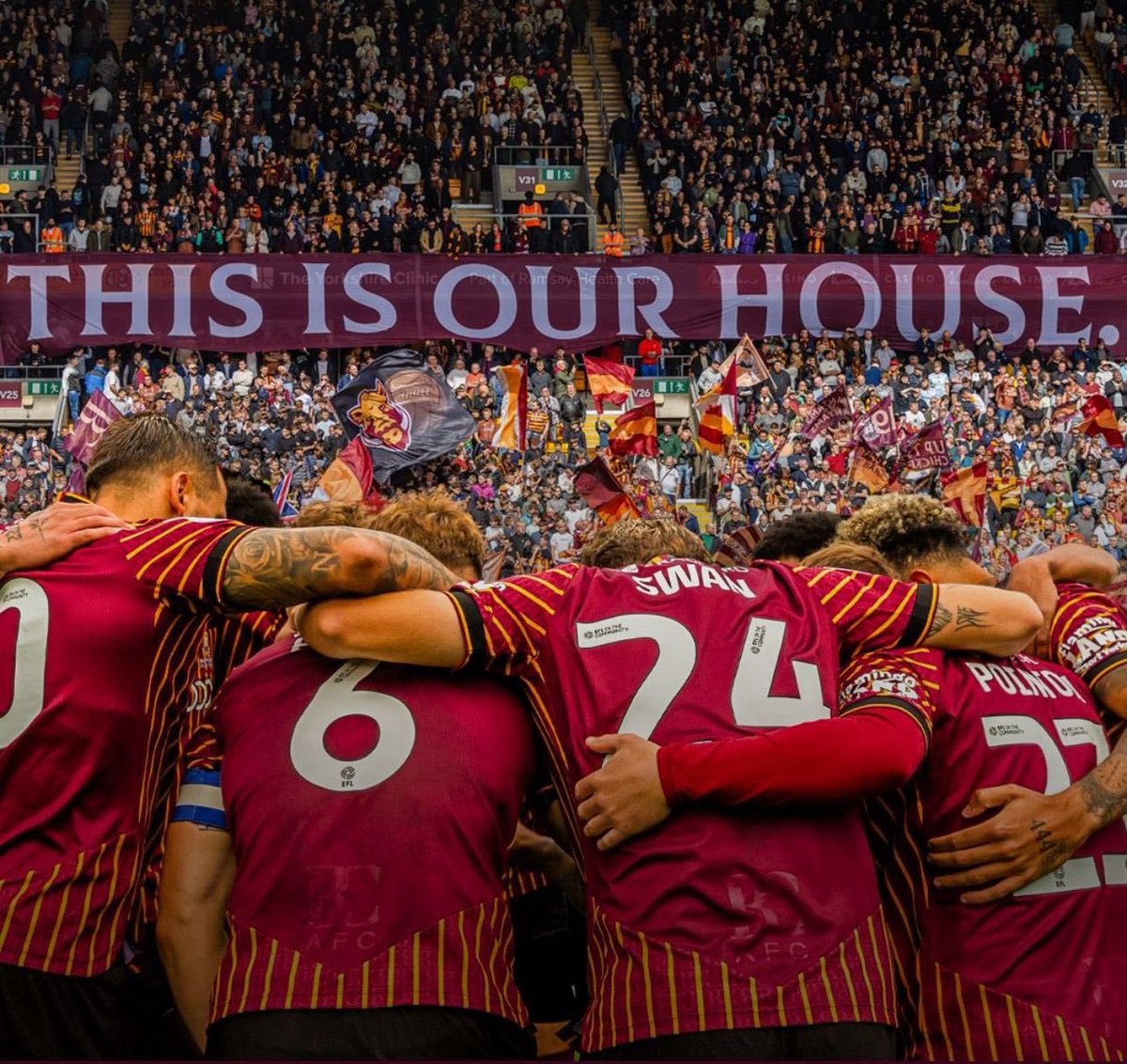 ElleBcafc's tweet image. I bloody love this pic #bcafc #utfc ❤️💛❤️💛