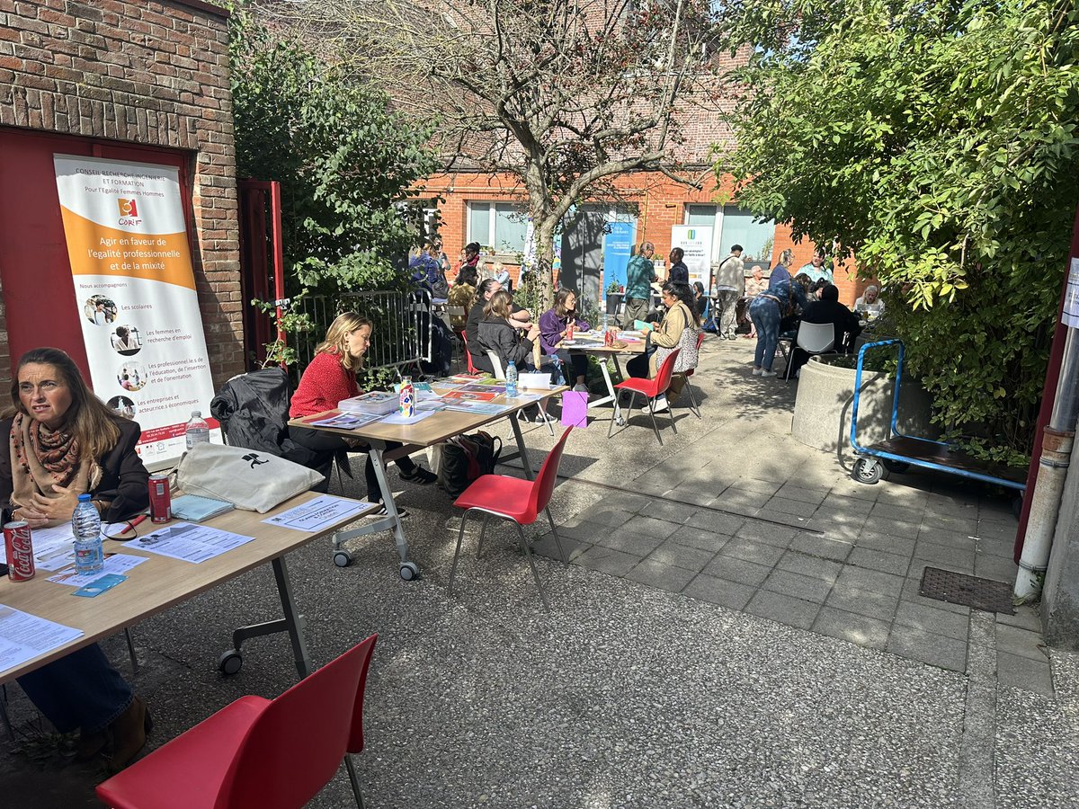 Succès du Forum du Travail organisé par La Maison de Quartier de Wazemmes et France Travail .Pres de 500 personnes accueillies en une matinée ! Charlotte Brun Lille en commun Martin David-Brochen