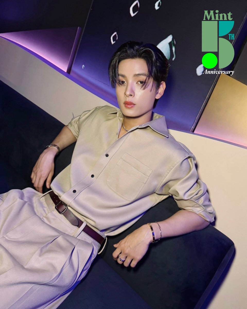 mintmag_th's tweet photo. พี่คนหล่อชัดๆ! #MintReports ส่งภาพหล่อหรูของหนุ่ม ‘ขุนพล’ BUS คอมพลีทลุคแกลมไปกับเครื่องประดับจาก Cartier พร้อมร่วมงานปาร์ตี้ ณ  จีเวล ฮอลล์, สยามพารากอน ฉลองให้กับการเปิดตัวบูติกแห่งใหม่ 💚

CARTIER X KHUNPOL

#CartierxKHUNPOL 
#KHUNPOL #BUSbecauseofyouishine 
#CartierThailand 
#MintMagTH