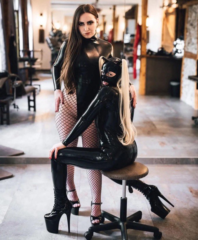 In Latex gekleidet und unter Kontrolle - Du würden knien oder es wagen,Widerstand zu leisten? 🖤🫥🫧🌴📸
Telegramm: t.me/HerrinLuna