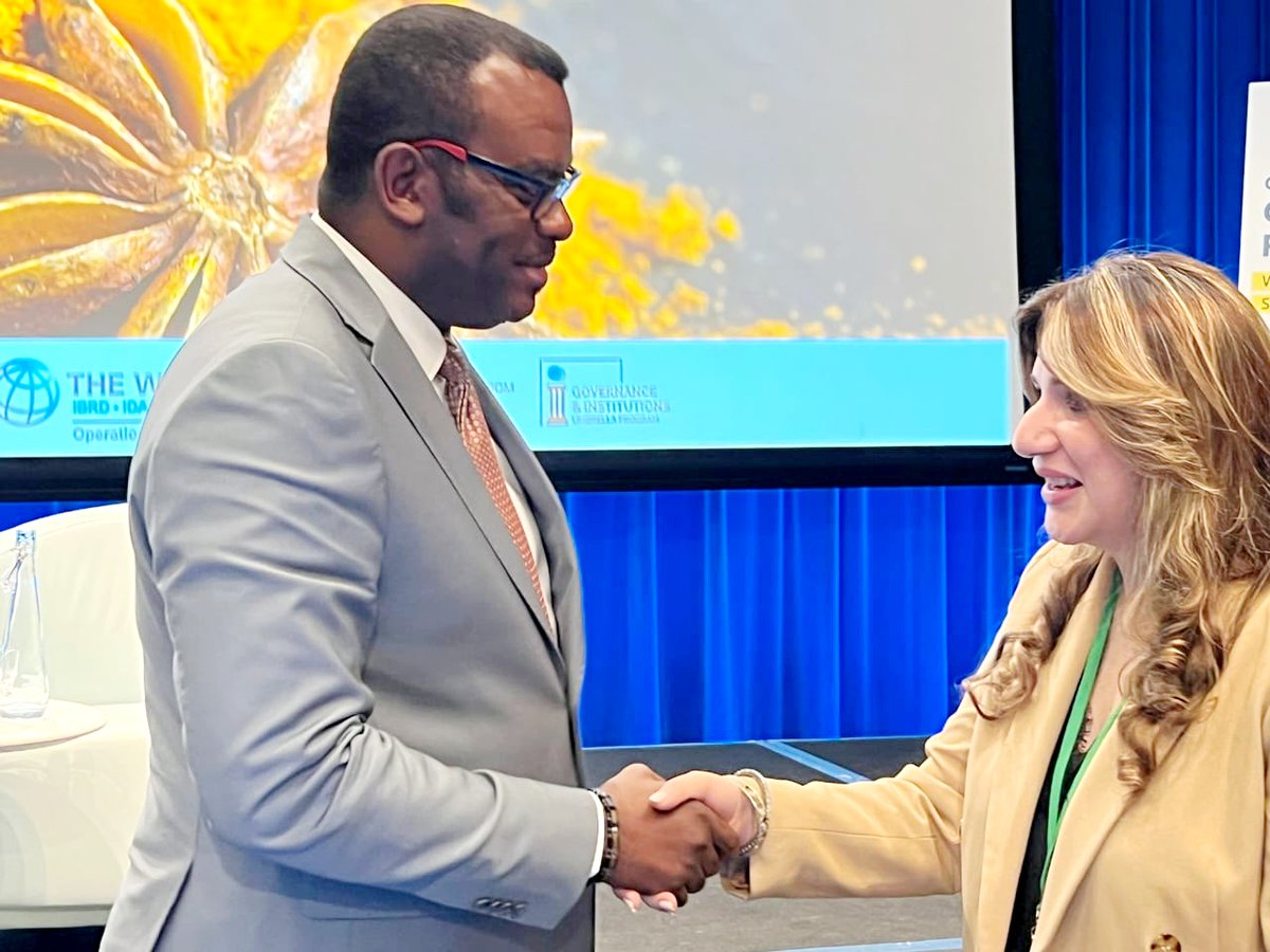 InfosPlus_rdc's tweet photo. Forum mondial #CoalitianForReforms2025 à Washington.
"C'était un réel plaisir de représenter le Pakistan. En tant que présidente du LIS, j'ai eu l'occasion de présenter le réseau des femmes leaders de la protection sociale lors de la session #DeliveryLab. Un formidable forum @wbg_gov pour apprendre de leaders visionnaires, nouer des liens significatifs et partager des idées sur le renforcement des systèmes de protection sociale et des collaborations. J'ai été ravie de rencontrer et d'échanger des idées avec S.E. @Besnik_Tahiri, ancien vice-Premier ministre du Kosovo, et S.E. @LihauEbua, vice-Premier ministre de la RDC. Leur sagesse et leurs idées continuent de m'inspirer et me rappellent qu'ensemble, nous pouvons créer un avenir meilleur pour tous." @JahanAraWattoo
#RDC #Pakistan #USA