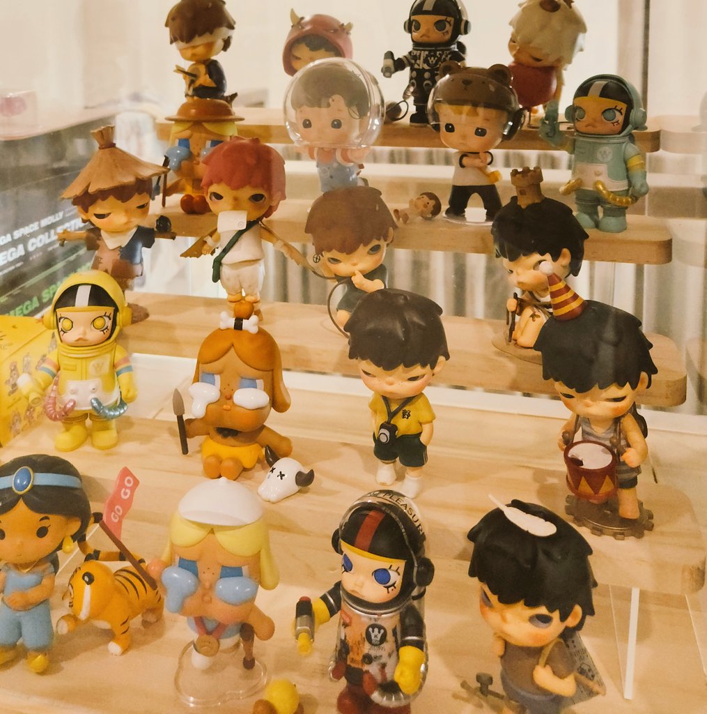 やっと日本でラブブ流行ってるけど、韓国中国東南アジアの２年前のトレンドが日本に来るのであれば次はモリー、クライベイビー、モンチッチかなぁ。あっ、どれもオタクです。