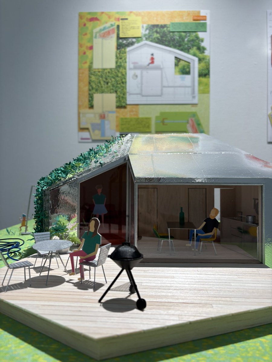 mpl_architect's tweet image. 📍SDレビュー2025
「ドローイングと模型の入選展」を謳っているので、独自の表現への追及に着目…！
メディウムとしての魅力に留まらず、建築実体を引っ張っていくようなものになっているかが大切な気がした👀✨️

個人的には、House in Leersumの「太った断面」という言葉と考え方が好きでした〜！