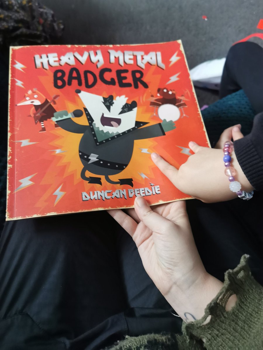 xwordsinwater's tweet image. Winter came home from school with the best book in her book bag today. 🤘 I can&apos;t get over the &apos;Needs more cowbell&apos; reference. 😂👌 Amazing!!

Rock&apos;n&apos;Rollllll.

#readwritecount #scottishbooktrust #Heavymetalbadger