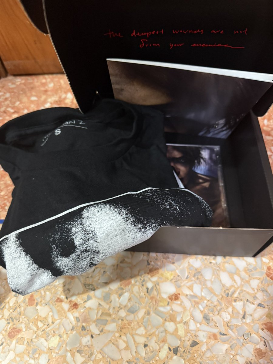 Bebelbelle's tweet photo. 🔥พร้อมส่ง MAGIC MAN2 
เสื้อยืด S อก 36(อกจริง34) แกะเช็ค
  
ฮูดดี้ ไซส์ S อก 40 ในซีล 
                 M อก 44 แกะเช็ค
                 L  อก 48  ในซีล

รวมส่ง EMS , นัดรับ BTS , หน้าคอน

#ตลาดนัดอากาเซ่ #MAGICMAN2inBKK 
#JacksonWang https://t.co/18BoBZqC6U