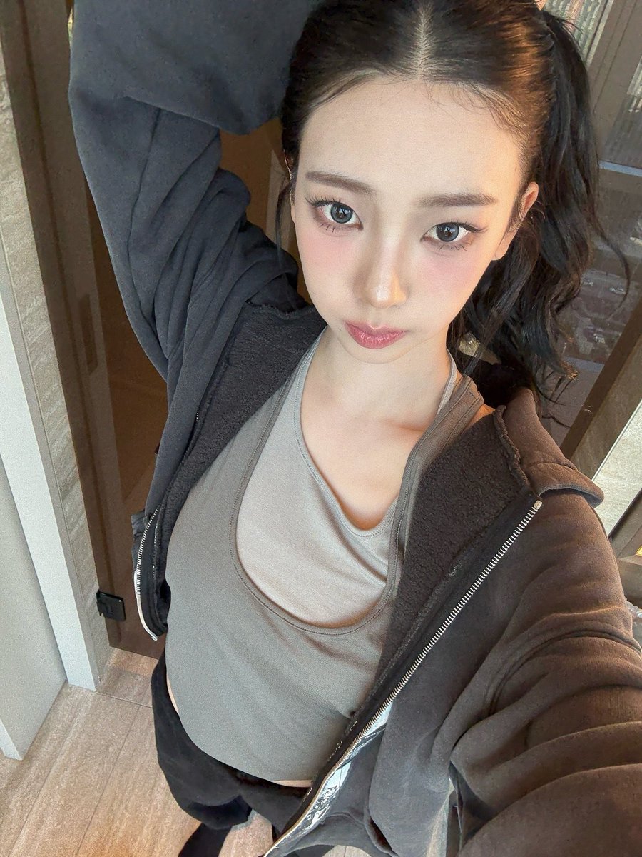 พี่น่าเกิดมาเป็นความสวยของโลกใบนี้จริงๆอะ มุมคนสวยขามากกกก