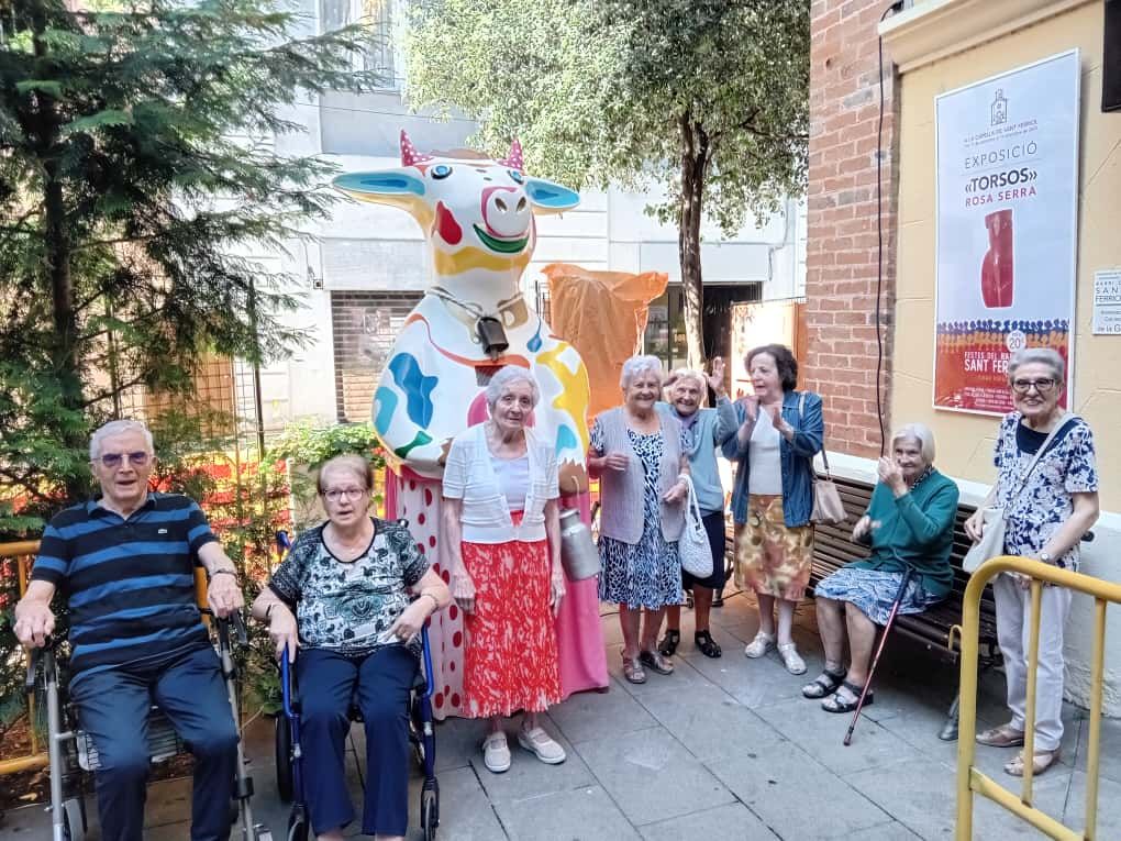 latardorOlot's tweet photo. 🌞 Sol, bona temperatura ... sortim a passejar .... i cap de setmana de festes del barri de Sant Ferriol. 🎶🥁🎶
#Olot #gentgranactiva #femComunitat #noumodel #qualitatassistencial https://t.co/sTkAIxkyAU
