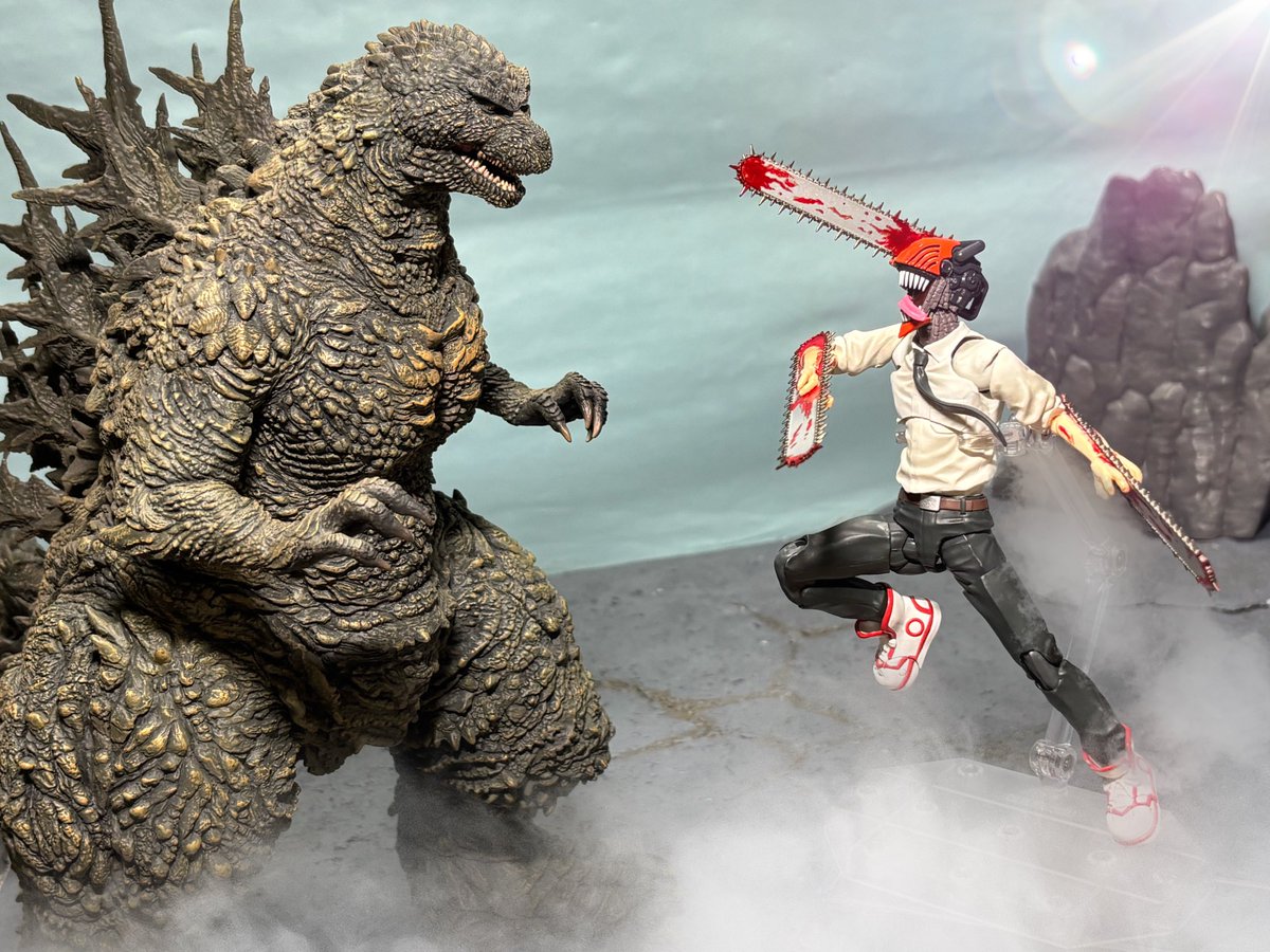 夜のフィギュア撮影会 お題『フリー』 ゴジラVSチェンソーマン