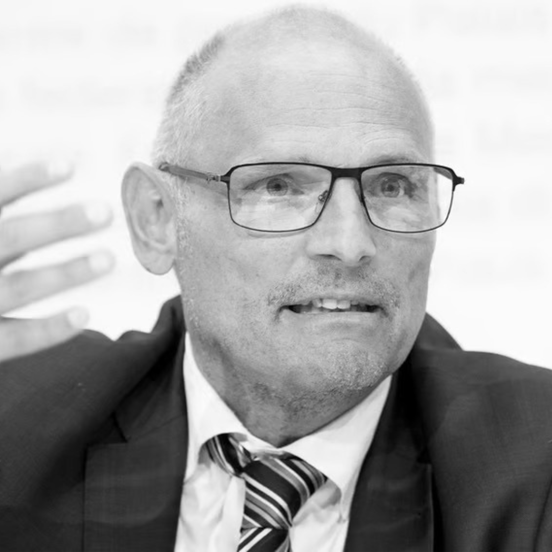 Wir sind tief betroffen vom Tod des SVP-Nationalrats <a href="/AlfredHeer/">Alfred Heer</a>. Die #GLP spricht den Angehörigen ihr tief empfundenes Beileid aus und wünscht ihnen viel Kraft in dieser schweren Zeit.