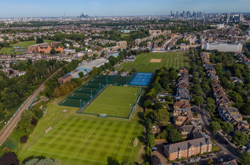 Louis Macklin tweet media