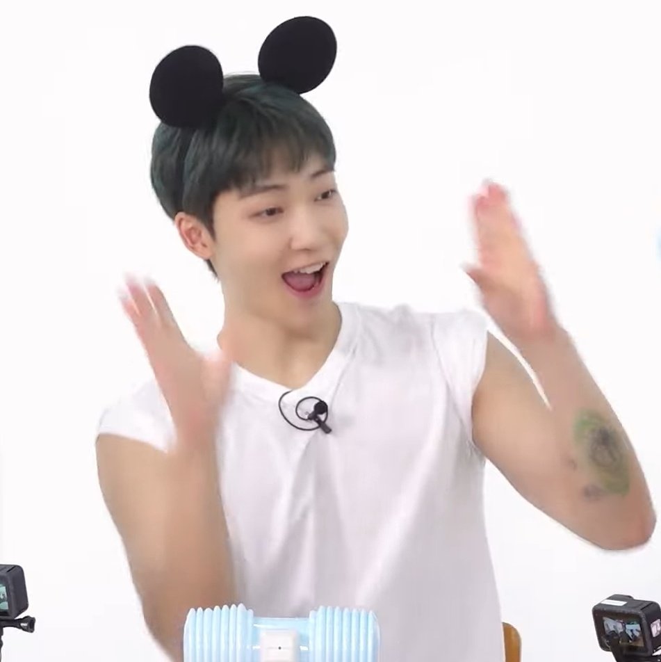 mousey kevin grew up so well ~♡ 🐭 he looks even younger now!