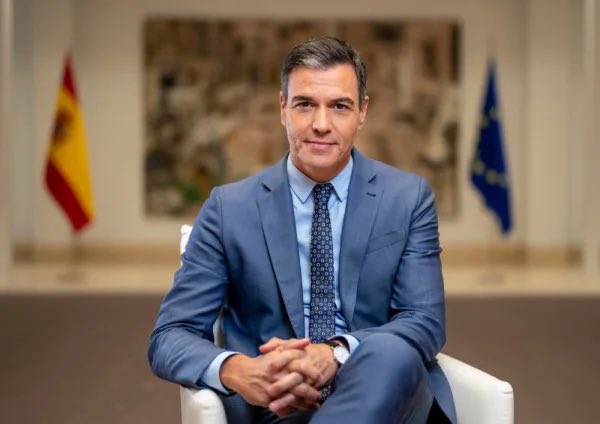 Claudy Siar (@claudy_siar) on Twitter photo Cet homme s’appelle Pedro SANCHEZ
<a href="/sanchezcastejon/">Pedro Sánchez</a>
Il est le premier Ministre espagnol.
Son sens des responsabilités se conjugue à la force de son humanisme.
Désormais, grâce à lui, l’Espagne est un grand pays.
PEDRO SANCHEZ MÉRITE DE SE VOIR DÉCERNER LE PRIX NOBEL DE LA Cet homme s’appelle Pedro SANCHEZ
<a href="/sanchezcastejon/">Pedro Sánchez</a>
Il est le premier Ministre espagnol.
Son sens des responsabilités se conjugue à la force de son humanisme.
Désormais, grâce à lui, l’Espagne est un grand pays.
PEDRO SANCHEZ MÉRITE DE SE VOIR DÉCERNER LE PRIX NOBEL DE LA