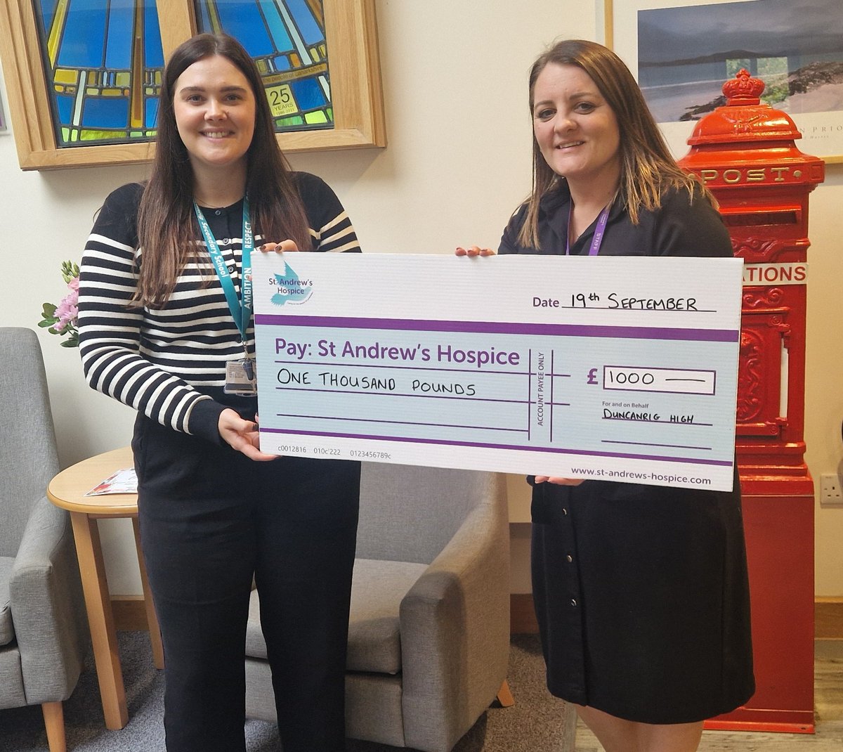 StAndrewHospice's tweet image. Kirsty from @DuncanrigScndry popped in to donate the S1 pupils' sponsor money from our Tinto climb in May. They raised a fantastic amount of £1000 to help us to continue our work with patients and families across Lanarkshire. #dogood #powerofschools