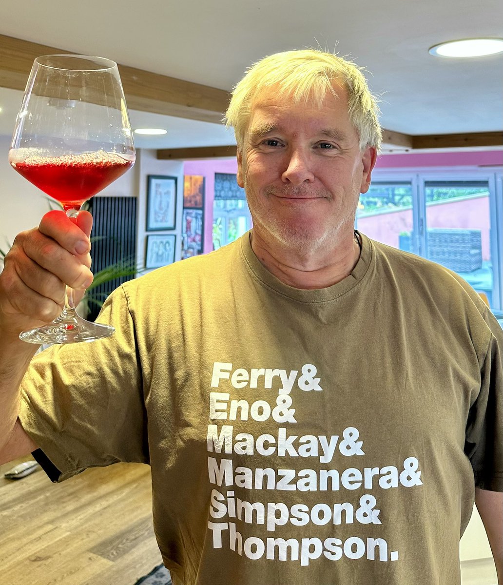 DavidKillip's tweet photo. @davekenny1959 @ECMcElhatton @oneshoepig @dabourke1 @BobFitzpatric15 @BrianCo24974954 @Braywatch @breezes1973 @carrtogram @coachkenny10 @Iwasblindnowic @richwevans @MagpiePaul37 Hi Roxy team….am I celebrating a certain birthday one week too soon? No…It’s my birthday today! (67 not 80 😉) Cheers! 🎵 🎼 #BF80 #DK67 https://t.co/l5pIswa2Ib