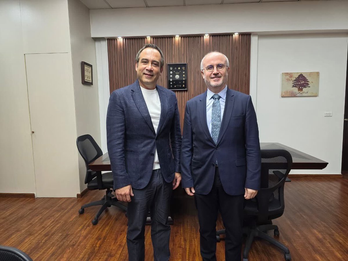 تم عقد لقاء مع سعادة النائب في مجلس النواب اللبناني ورئيس مؤسسة بدر، السيد نبيل بدر، حيث تم بحث فرص التعاون الممكنة في مجالات الثقافة والفنون والرياضة.       🇹🇷🇱🇧

Lübnan Meclisi Milletvekili ve Bedr Foundation Başkanı olan Sayın Nabil Badr ile bir araya gelerek kültür-sanat ve