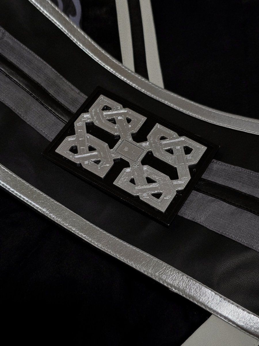 _ssunmade's tweet image. 코스프레 소품 제작  

사이퍼즈 - 테이 의상 장식물 작업했습니다!

신청자분이 요청해주신 사이즈로 작업했으며, 3D 모델링과 출력만 진행했으며, 후가공과 도색은 신청자분이 직접 완성 해주셨습니다! 
멋진 의상과 함께 있으니 더욱 빛나보여요🥹
신청해주셔서 감사합니다!👊

 #태양공방