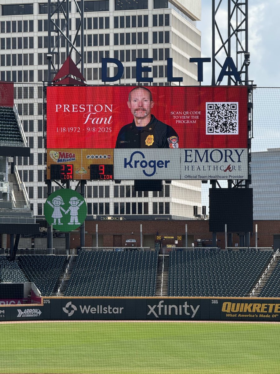 pauldavisatl's tweet photo. Paul Davis offices throughout Atlanta united yesterday at Truist Park to honor the legacy of Master Firefighter Preston Fant. The support of departments across the region was humbling and uplifting. Our prayers go out to his family and friends. https://t.co/sk0b5JXRvR