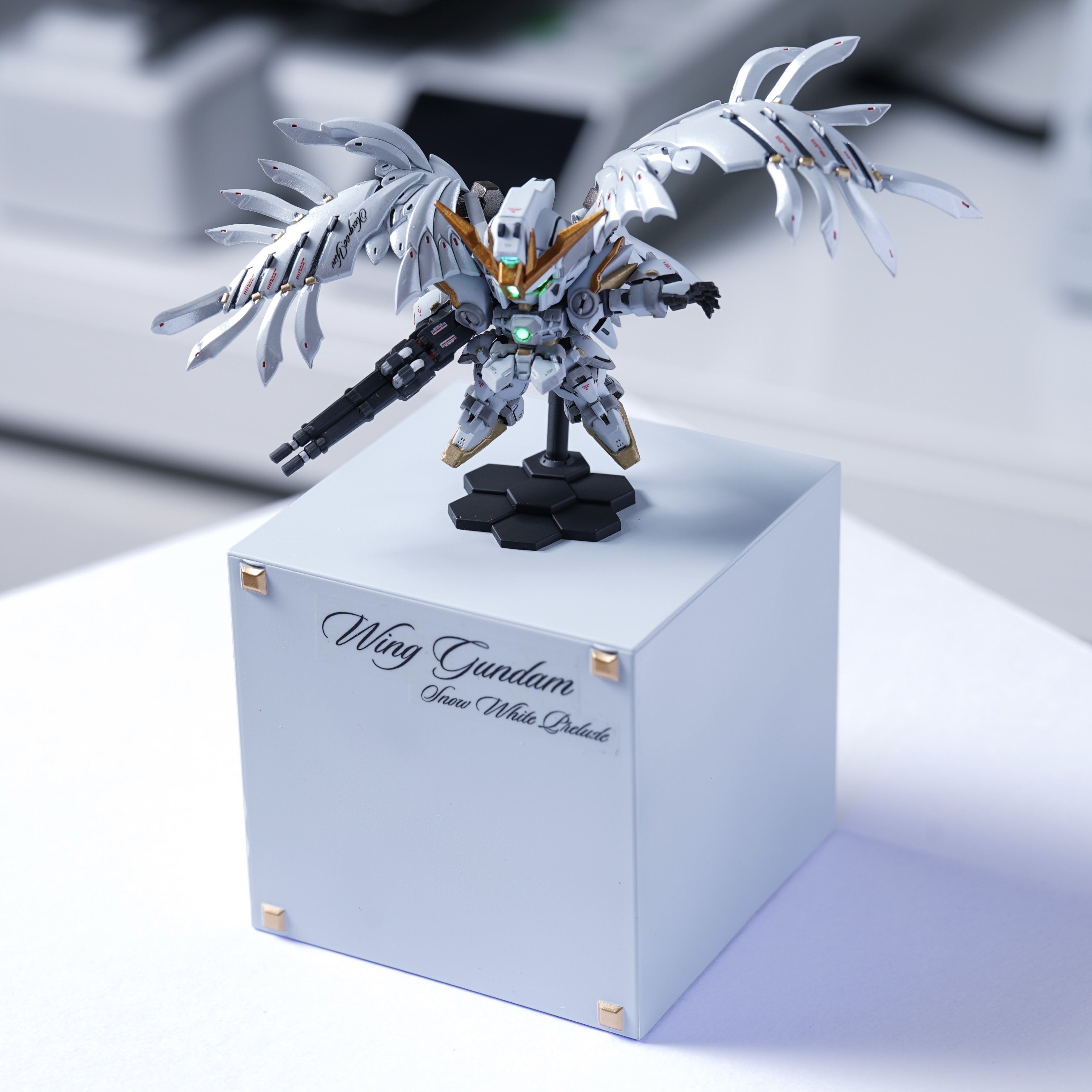 マ*☆様 スペリオルディファイン　ウイングガンダム　スノーホワイト塗装 マ*☆様 スペリオルディファイン ウイングガンダム スノー