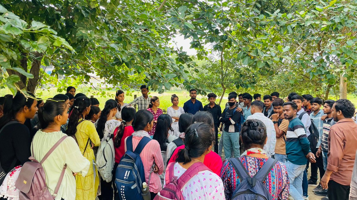 हम सब ने ठाना है भारत भव्य बनाना है....
आज अखिल भारतीय विद्यार्थी परिषद भाटापारा नगर इकाई द्वारा नगर के विभिन्न महाविद्यालयो में जाकर विद्यार्थियों को विद्यार्थी परिषद की सदस्यता दिलाई गई।