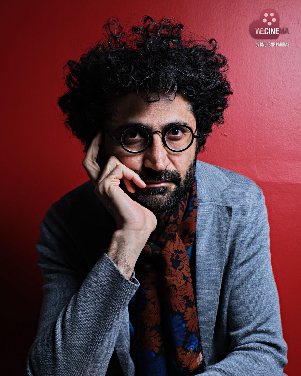 Nel 2017 è stato protagonista tra le nuove promesse alla Mostra del Cinema di Venezia, ricevendo riconoscimenti nella sezione Orizzonti con la sua opera prima. Ora, il suo nuovo progetto è il candidato canadese al prossimo Oscar® per il Miglior Film Internazionale 🌟

In attesa