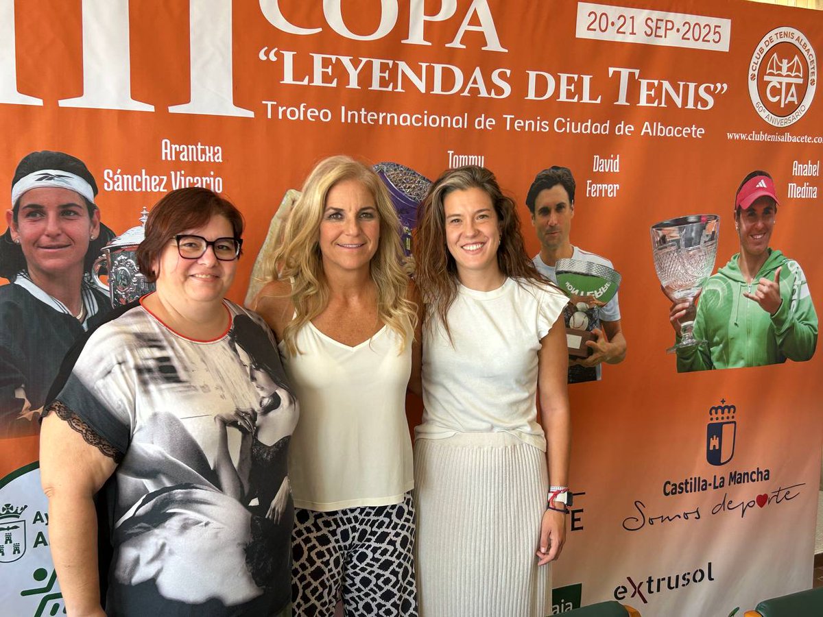 🎾 Nieves Navarro estuvo presente en la presentación del Torneo Internacional Ciudad de Albacete, acompañando a Arantxa Sánchez Vicario en la III edición de la #CopaLeyendas.

👩‍🎾 ¡Por primera vez, las mujeres tienen presencia en esta competición histórica! 💪