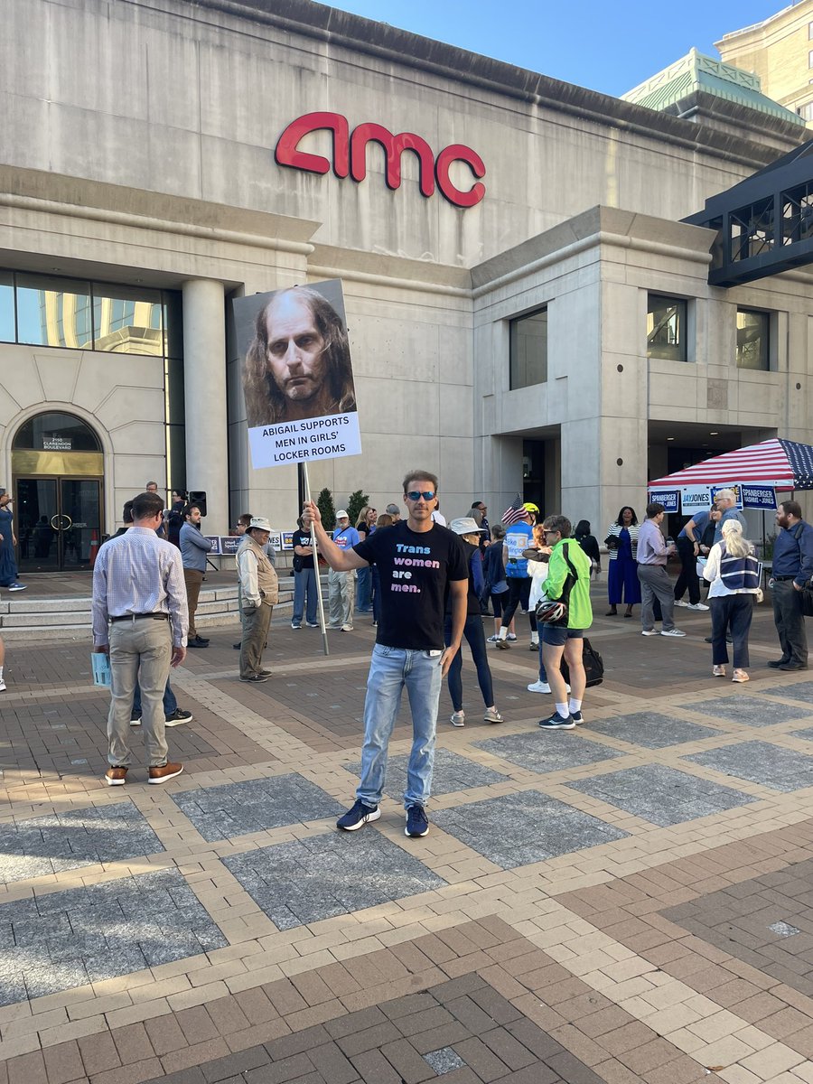 .<a href="/TheBirdWords/">Corey Inganamort 🪚🌴🪚</a> is live now with <a href="/LarryOConnor/">L A R R Y</a> &amp; <a href="/PatricePinkFile/">Patrice Lee Onwuka 🇫🇰🇺🇸</a> reporting live on the first day of early voting in Arlington County.