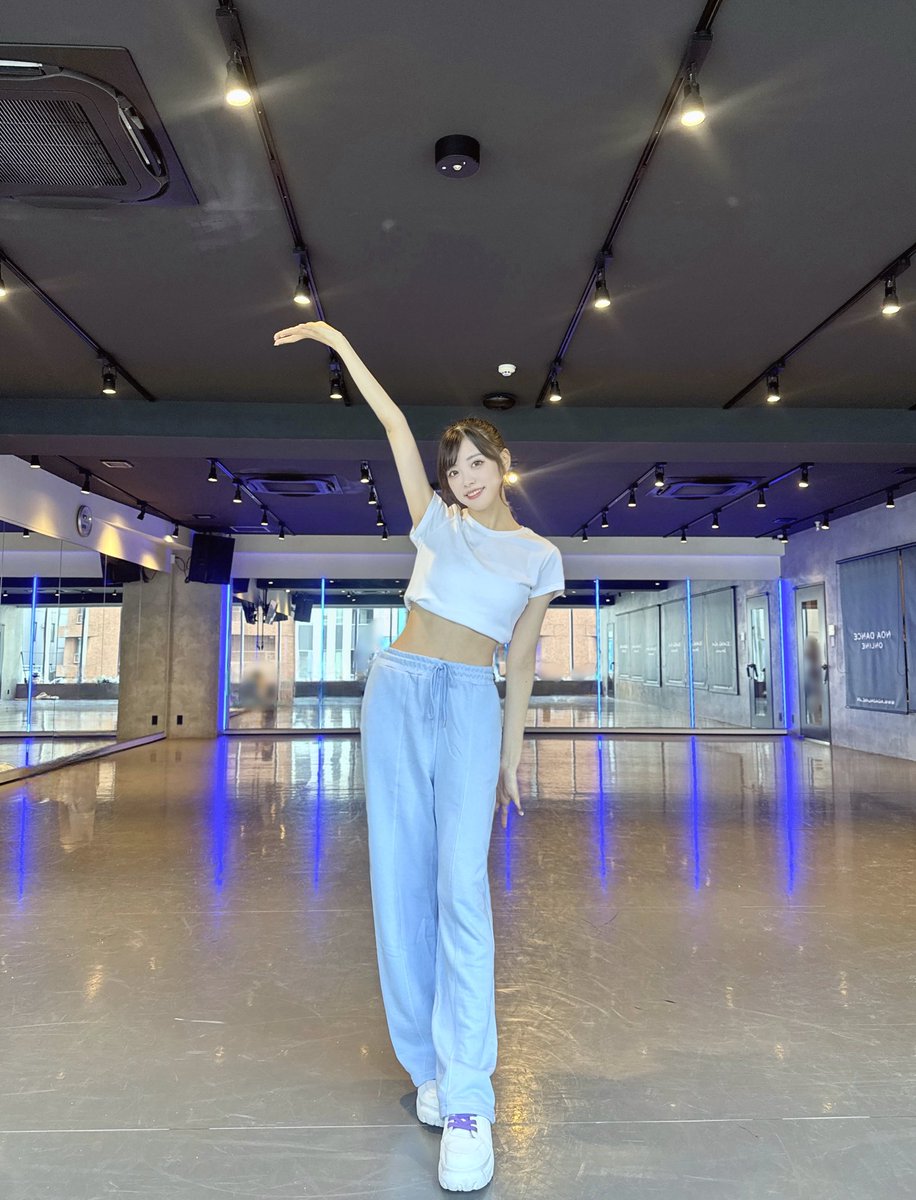 mahiro_y_pls's tweet image. 『Cutie More!』のダンスプラクティス動画がアップされました！🎉⭐︎

m.youtube.com/watch?v=5dPTuG…

ダンプラデビュー！いっぱい観てね🩵

(みんな細くて衝撃だったから、レッスン着姿にも注目だよ🫨🫨🫨♡)

#ポラリスマイル #ポラマイ 
#山田まひろ