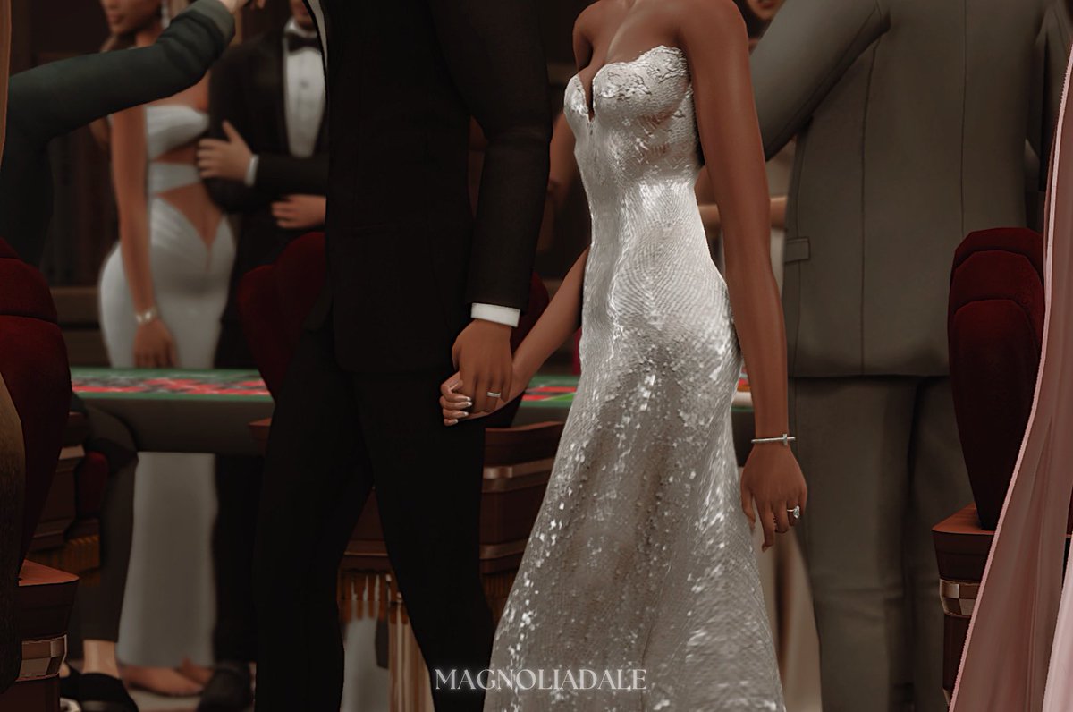 12:00 a.m. in Vegas 

#TheSims4