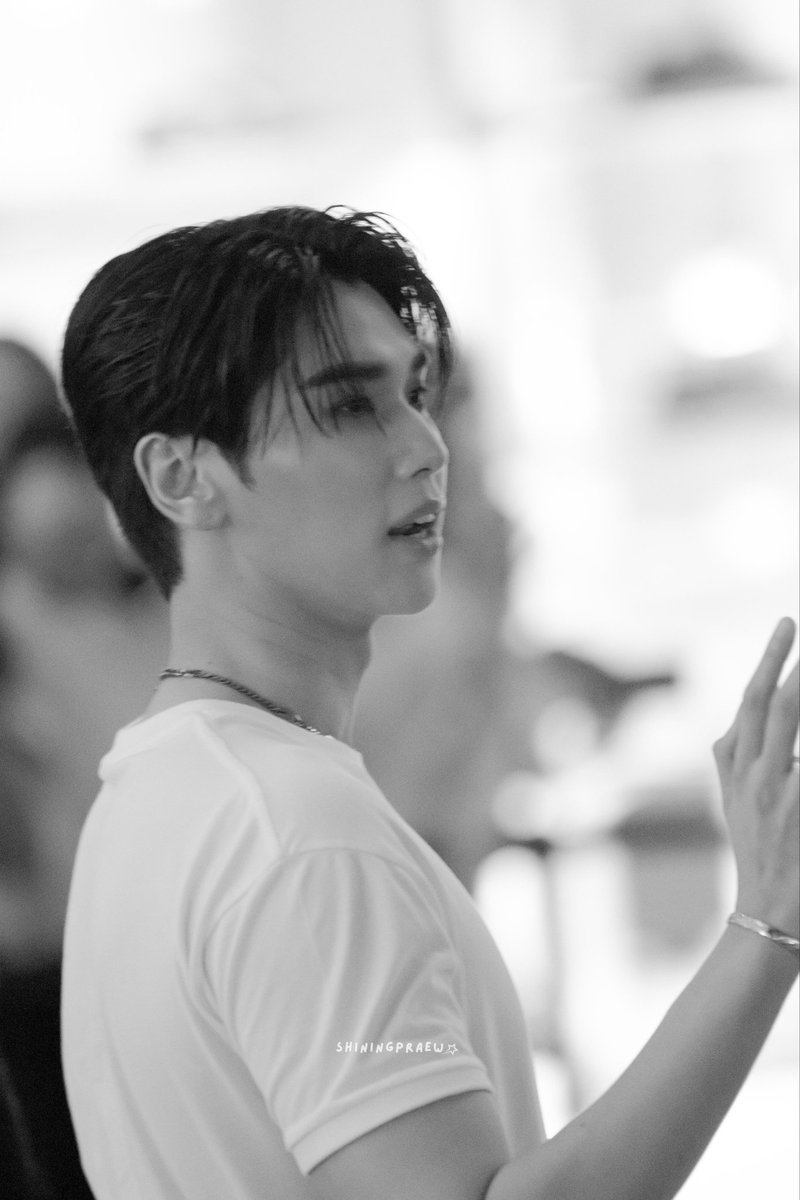 In a world of black and white, you're still the one that shines so bright

DUNK x CHANEL

#dunknatachai