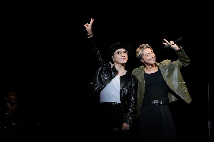 EXILE TAKAHIRO武道館ライブにØMIがサプライズ出演、スケジュールは1年前から確保していた natalie.mu/music/news/641…