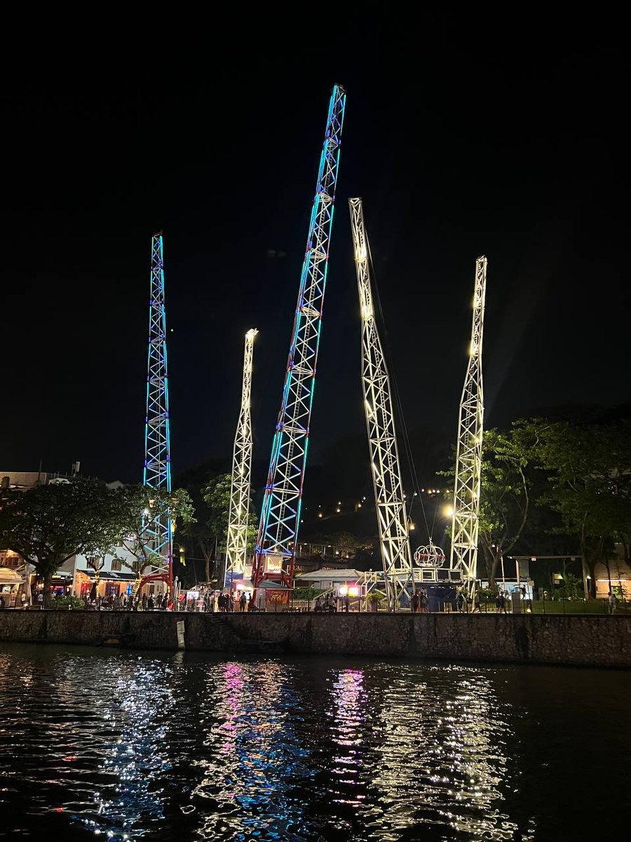 qwae_lcw's tweet image. 船着き場では、船と海がキスし、夢と現実が交わります。毎回出帆して、すべて勇気と探索の開始で、毎回帰航して、すべて心の落ち着く所と新しいストーリです。👀