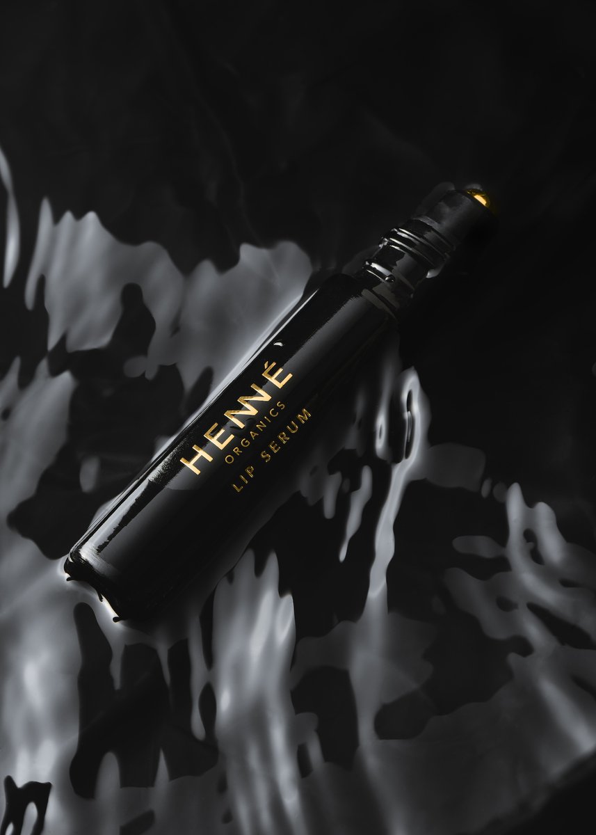 Noticing fine lines around your lips?

Our Lip Serum is packed with botanical oils to smooth, soften, and visibly plump — for lips that look as good as they feel. 

#henneorganics #organicbeauty #lipserum #liplines