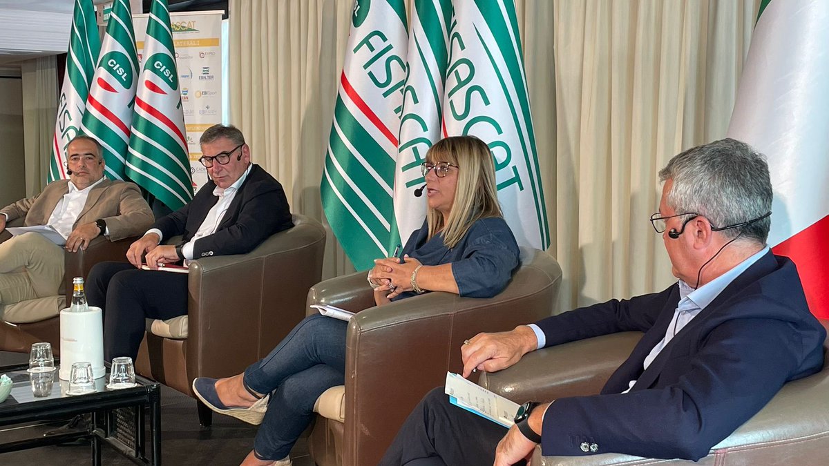#DanielaFumarola a Campo Scuola <a href="/FisascatCisl75/">Fisascat Cisl</a> : &lt;&lt; La legge di bilancio deve essere il primo tassello di un patto della responsabilità tra Governo e parti sociali.  
Lavoriamo per comporre un fronte comune riformista, propositivo, contrattualista, esercitando in autonomia quel
