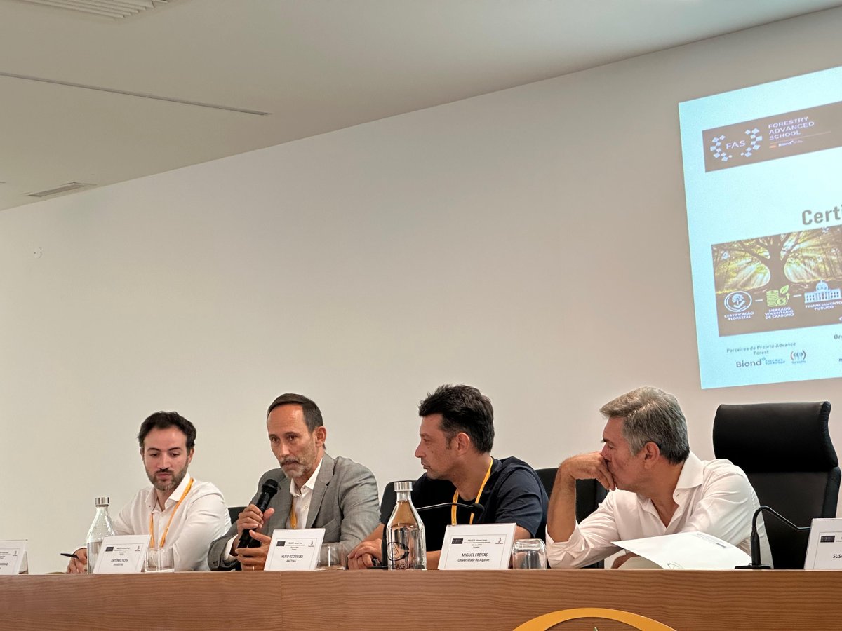 GrupoSylvestris's tweet image. 📢 Hoje, @Sylvestris_Atla com a #FENAFLORESTA discutimos como a certificação florestal e o mercado voluntário de carbono podem gerar rendimento justo para os proprietários.

#SembramosO2 #CompensamosCO2 #MotorVerde