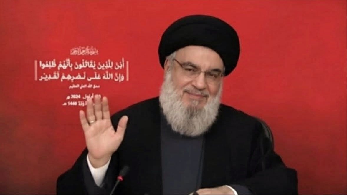 Murd313's tweet photo. في مِثـل هذا اليَوم كُـنَّـا نُشاهِدُ اِطلالَـتَـهُ الأخيرَة
في نِهاية الخِطاب لَـوَّح بِكفِّ الوَداعِ ومَع إبتَسامَةٍ خلفَها عَبَراتٍ تَكسَّرت إشتِـياقاً لِمَن قَضَىٰ نَحبَهُ من رِفـاقِ الدَّرب..

"إلىٰ اللّقاء معَ إنتصارِ الدَّمِ عَلى السَّيف"

#إنّا_على_العهد_يا_نصرالله https://t.co/2ZDC7yClND